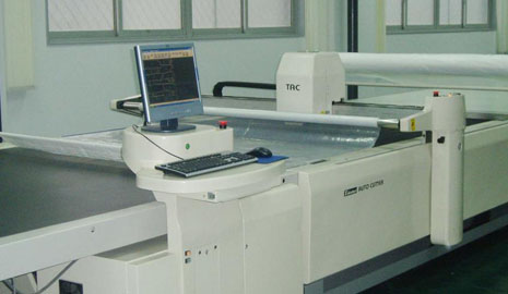 【微3777750】老街騰龍廳客服電話(huà)/微信,電腦自動(dòng)裁剪機(jī)